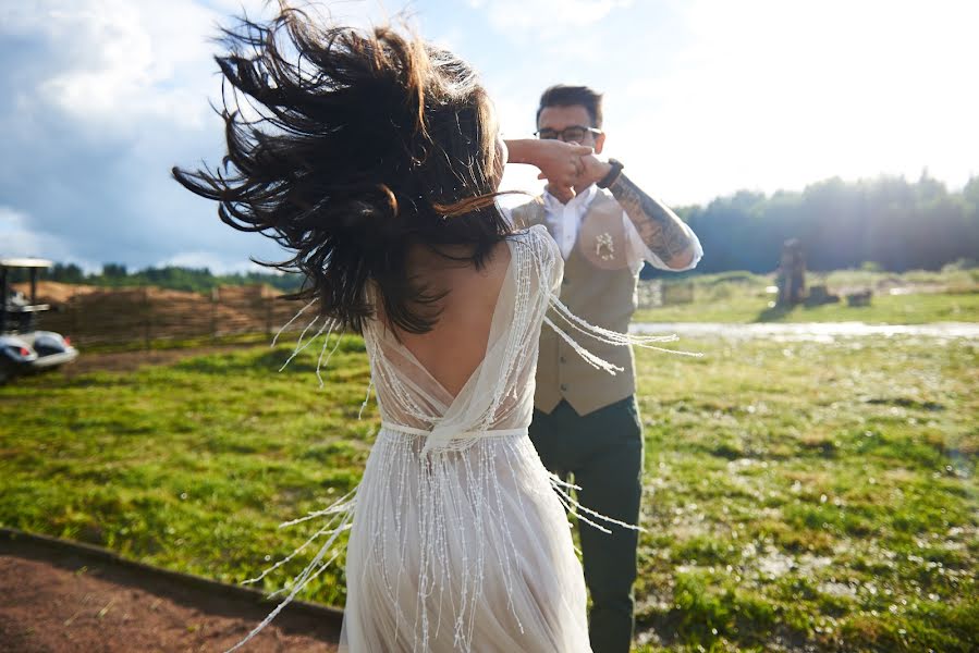 Fotografo di matrimoni Georgiy Kustarev (gkustarev). Foto del 13 settembre 2017