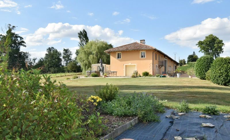 Vente maison 6 pièces 280 m² à Fleurville (71260), 495 000 €