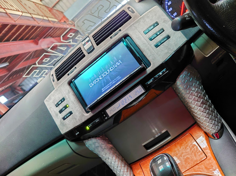 マークXのダイヤトーン・MITSUBISHI・音響・オーディオ交換・ナビ交換に関するカスタム事例の投稿画像1枚目