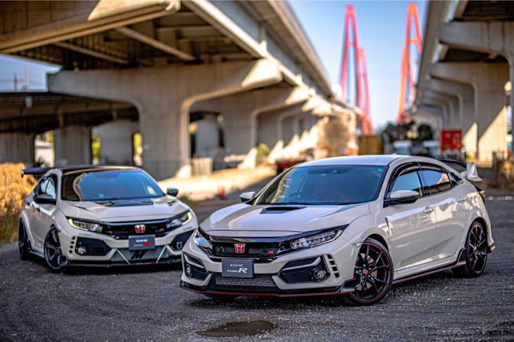 シビックタイプRの名港トリトン・シビック・めざせPickupcars・コラボ・橋に関するカスタム事例の投稿画像2枚目