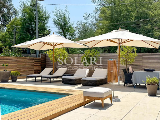 Villa with pool 1