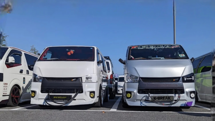 ハイエースバンの味噌屋オフ・BEECAS・bee2・クラシックスタイル・11月もよろしくお願いしますに関するカスタム事例の投稿画像2枚目