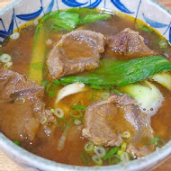 牛棚牛肉麵