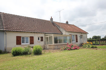 maison à Charrin (58)