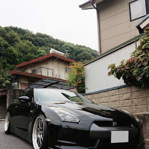 NISSAN GT-R