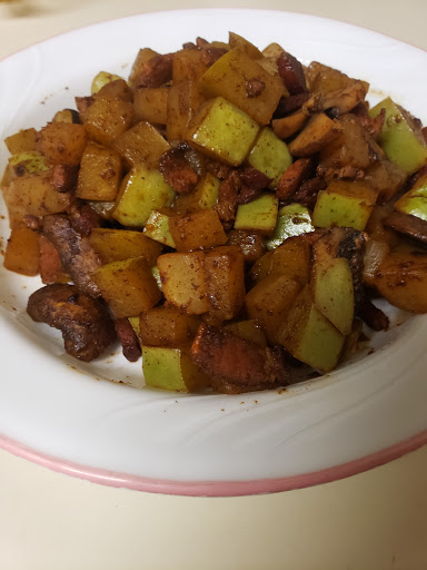 I made a chayote and crimini mushroom side with garlic and a lot of
pasilla chili powder