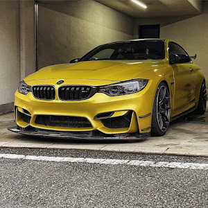 M4 クーペ F82