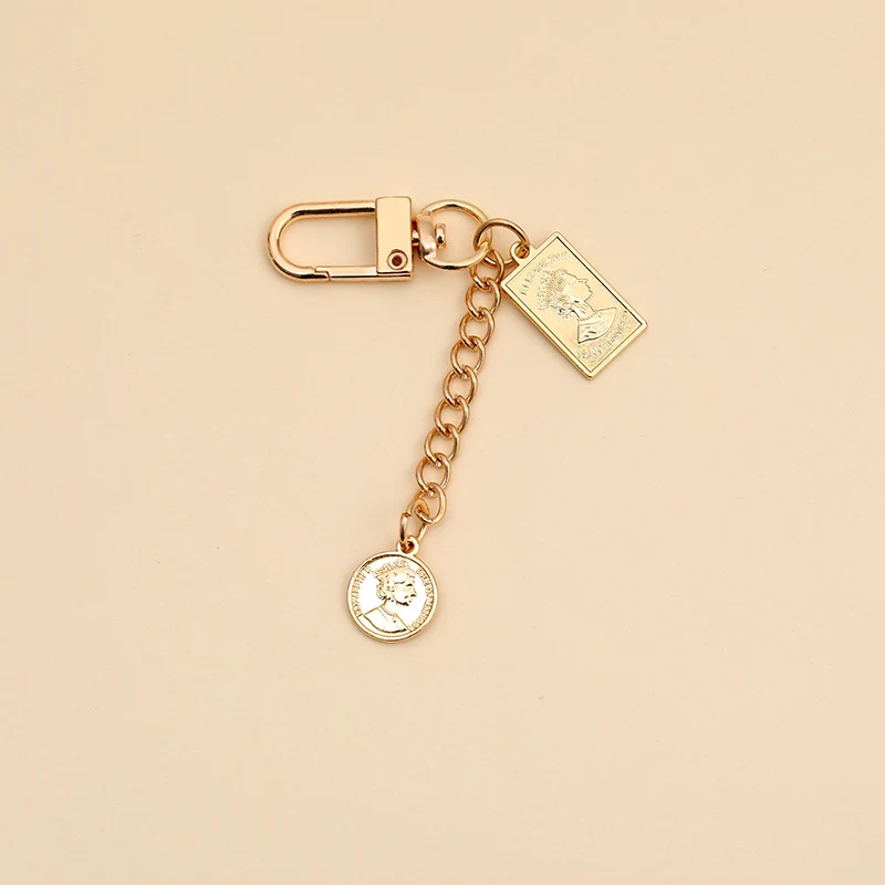Retro Simple Tide Brand parel sleutelhanger, een stijlvol accessoire voor sleutels of tas, ideaal voor een vintage look.