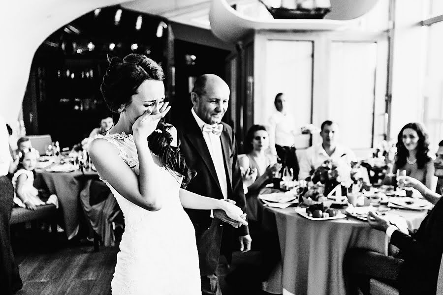 Wedding photographer Olga Baranovskaya (oladmire). Photo of 12 April 2017