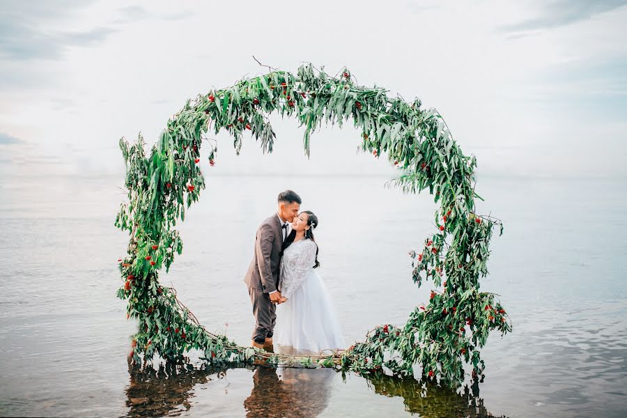 Fotógrafo de casamento Evgeniy Uraankhay (uraanxai). Foto de 16 de agosto 2018