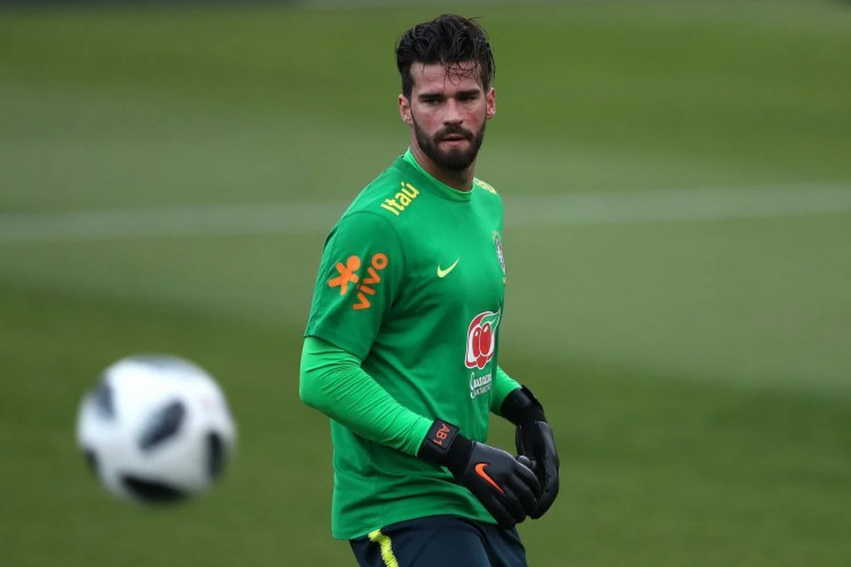 Après le Real Madrid et Chelsea, c'est un autre grand club anglais qui se positionne pour Alisson