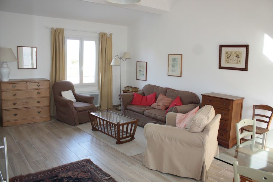 Location meublée appartement 3 pièces 63.25 m² à Hyeres (83400), 1 100 €