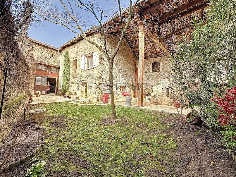 Vente maison 6 pièces 145 m² à Crêches-sur-Saône (71680), 342 000 €