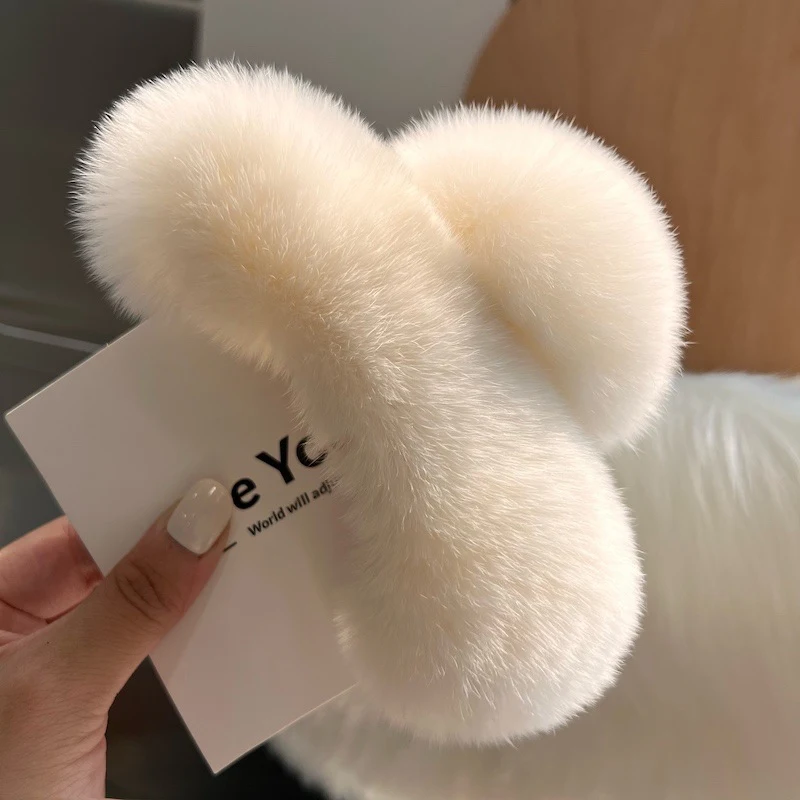 Barrettes Coréennes en Vrai Poil de Loutre pour Femmes Attachez vos cheveux avec style. Un accessoire élégant, résistant et d'une beauté naturelle