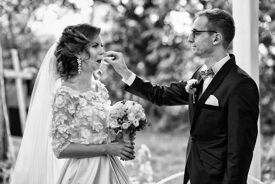 Fotografo di matrimoni Blanche Mandl (blanchebogdan). Foto del 8 gennaio 2017