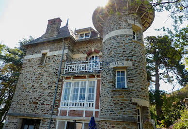 Seaside house with garden 3