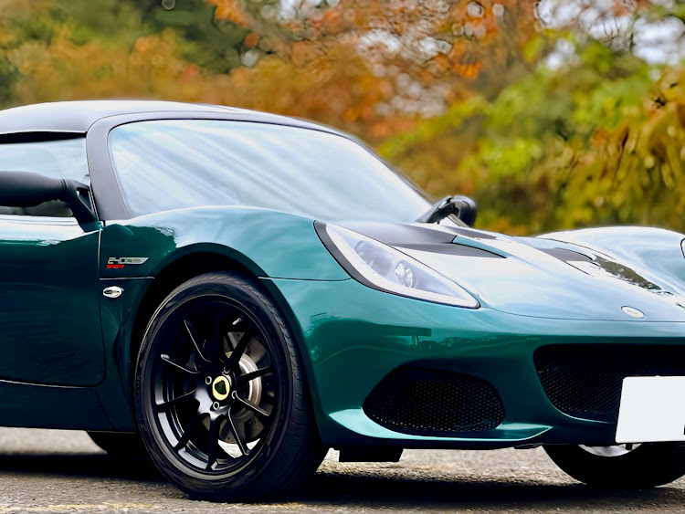 エリーゼのロータス・ファイナルエディション・エリーゼスポーツ240・愛車・紅葉ドライブに関するカスタム事例の投稿画像3枚目