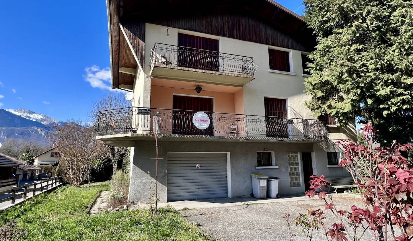 House with terrace Albertville