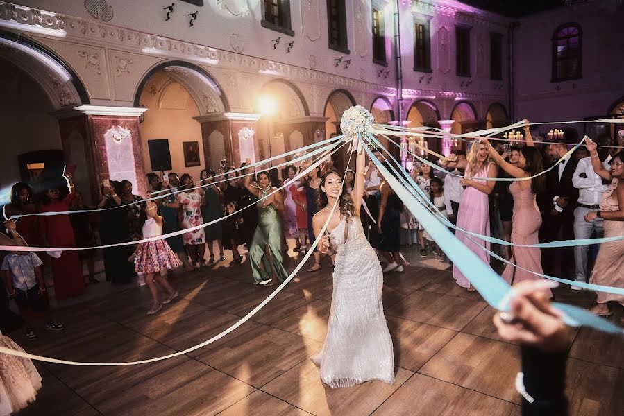 Fotógrafo de casamento Yurii Vladimirov (vladimirov). Foto de 3 de abril