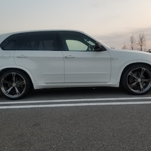 X5 E70