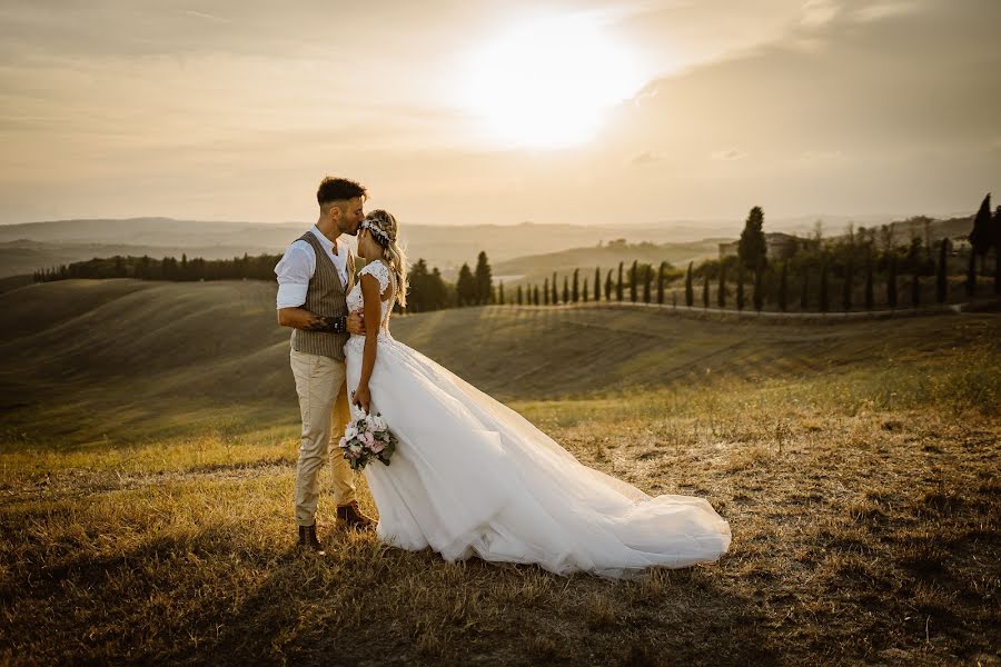 Fotógrafo de casamento Arturs Sulainis (sulainisart). Foto de 2 de setembro 2020