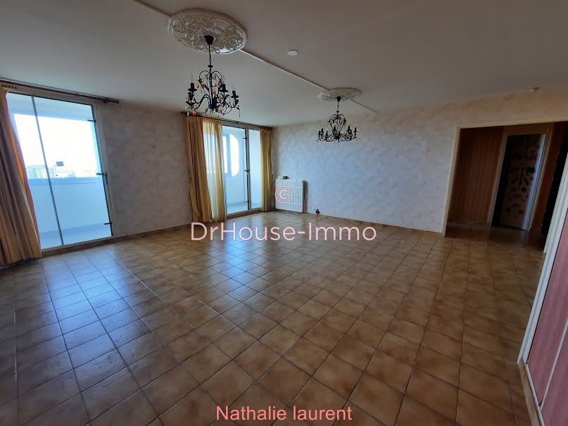 Vente appartement 3 pièces 86.16 m² à La Roche-sur-Yon (85000), 122 762 €