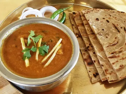 Rajma With 2 Lachha Paratha