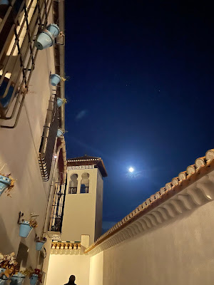 Luna a Siviglia di giuliato