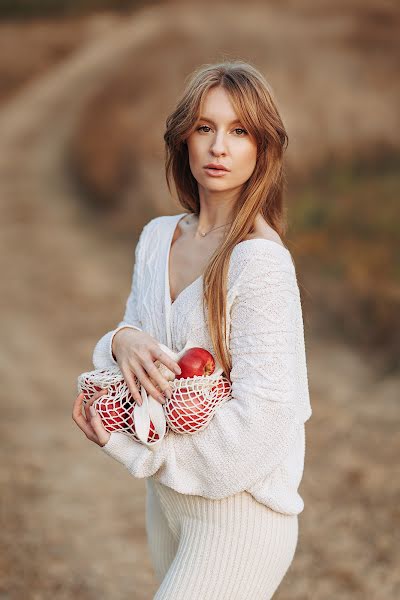 Wedding photographer Ina Sestrjevitovschii (innaemozzia). Photo of 19 December 2023