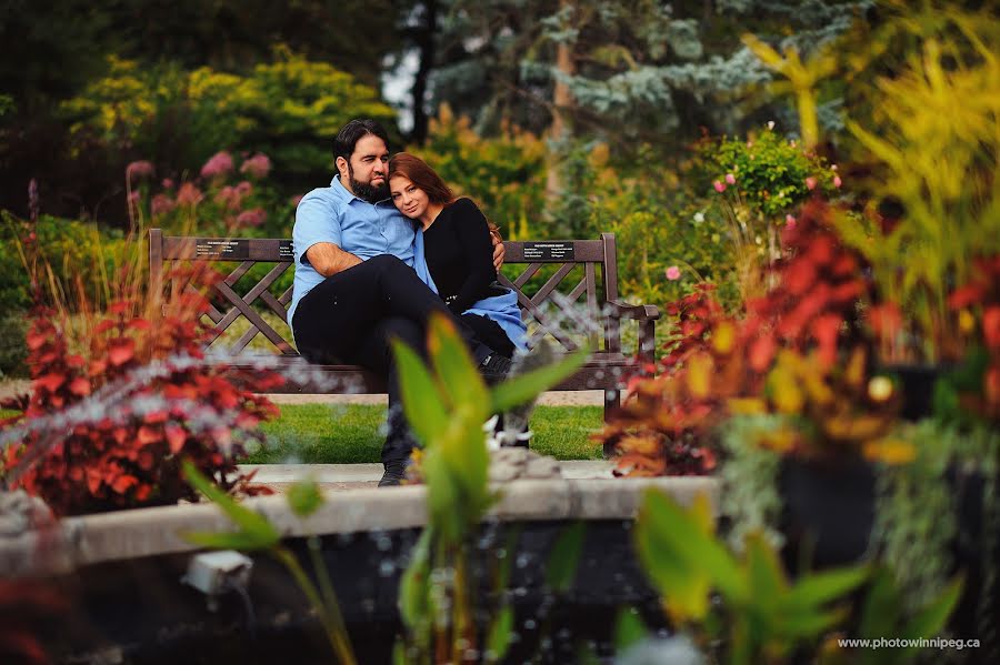 Wedding photographer Grigory Aksyutin (photowinnipeg). Photo of 2 October 2018