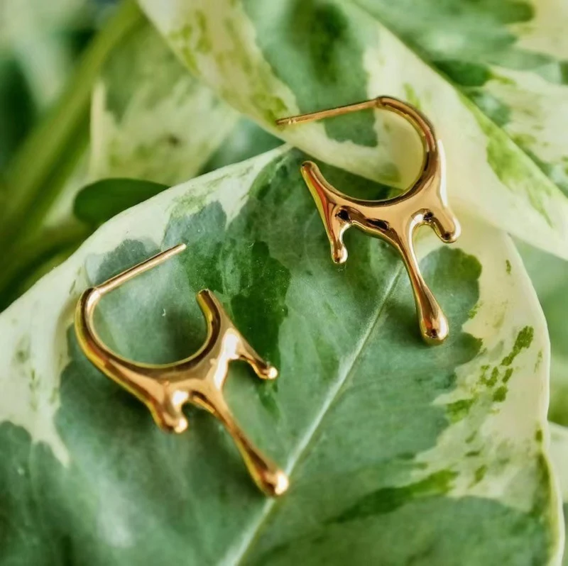 Boucles d'oreilles femme en argent sterling S925, style rétro et discret, design élégant, idéal pour un look sophistiqué au quotidien.