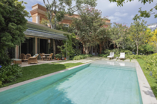 Luxury house for sale in São Paulo (Brazil) - Modern villa pool and garden