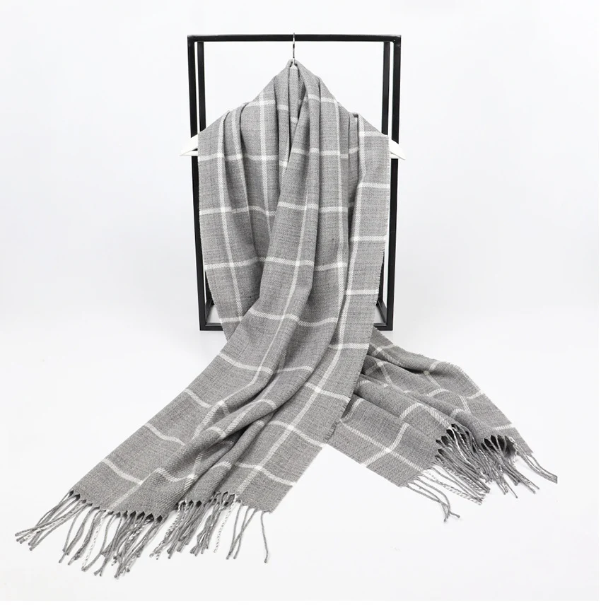 Châle thermique épais pour femme, style cachemire à carreaux, pour une chaleur douillette et un look élégant. Parfait pour l'hiver.