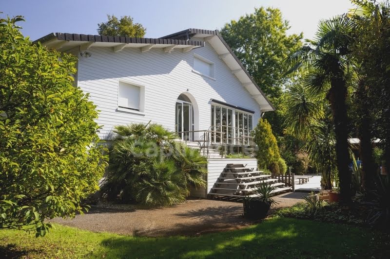 Vente maison 12 pièces 300 m² à Martignas-sur-Jalle (33127), 830 000 €