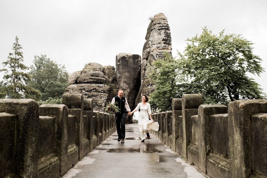 Fotógrafo de casamento Elizaveta Kovaleva (weddingingerman). Foto de 30 de junho 2016