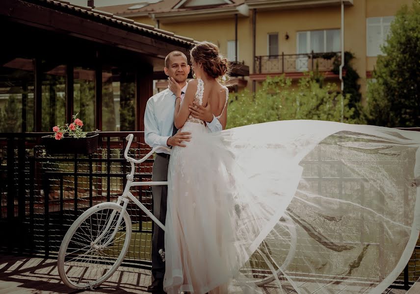 Wedding photographer Olesya Ryabkova (riabchic). Photo of 17 July 2019