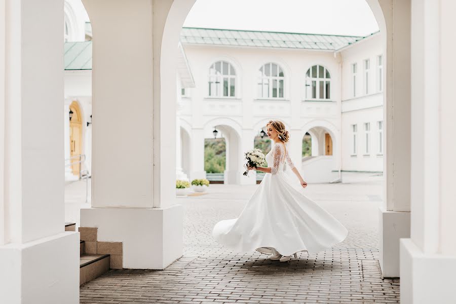 Fotografo di matrimoni Alina Alova (alpv). Foto del 10 settembre 2020