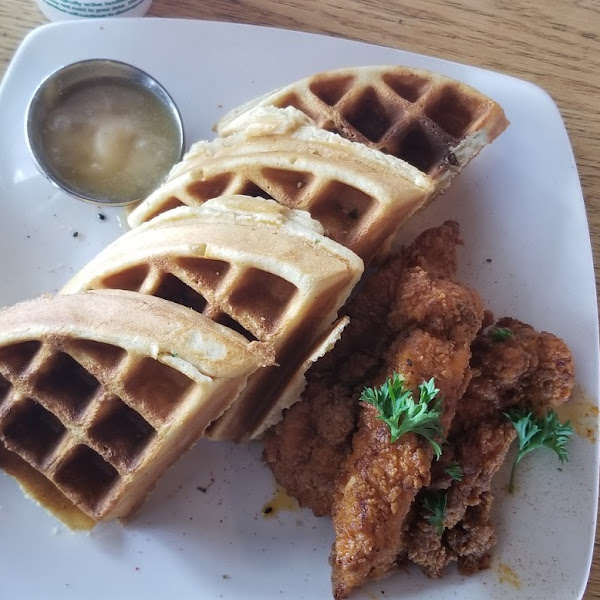 Gluten-Free Fried Chicken at Jewel's Bakery & Cafe