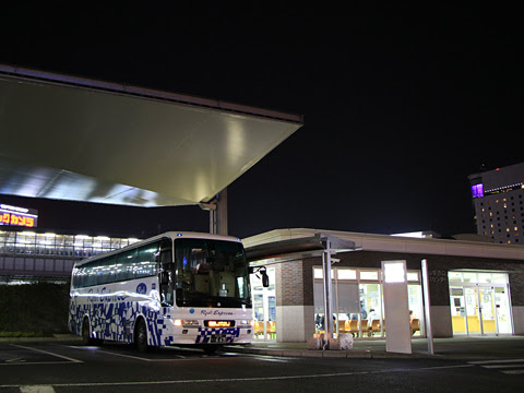 両備ホールディングス「ペガサス号」　0511　岡山駅西口改札中