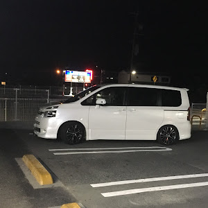 ヴォクシー