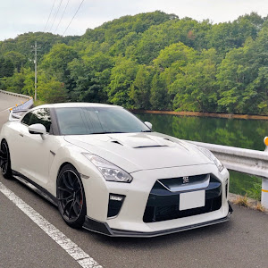 NISSAN GT-R