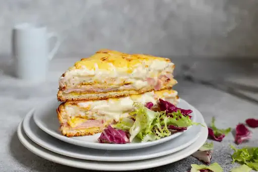 Be Chamel Cheese Veggie Sandwich