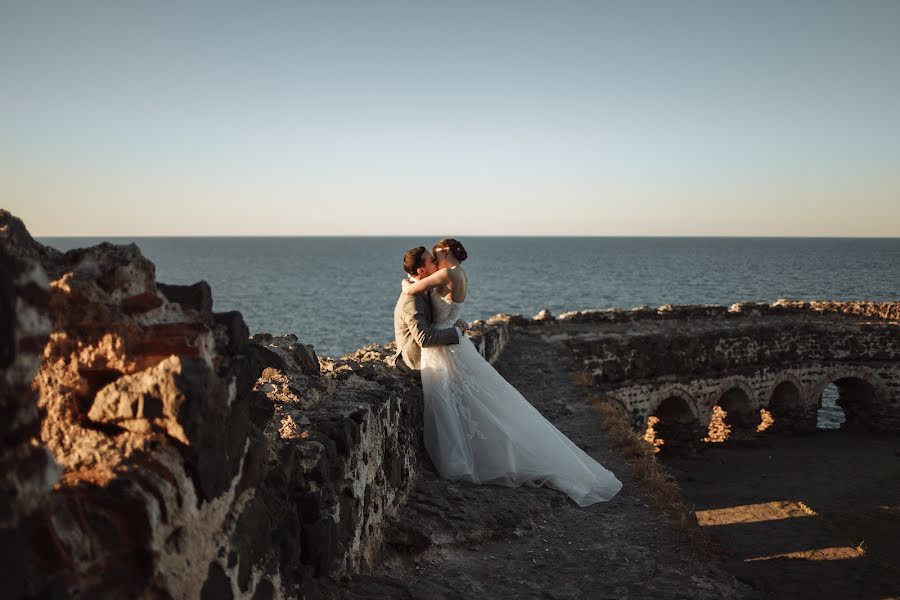 Fotografo di matrimoni Yana Soyaslan (yanet). Foto del 2 luglio 2022