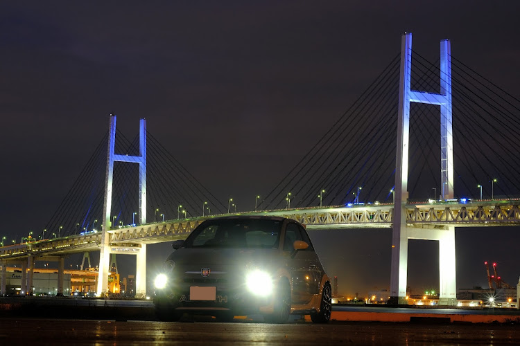 アバルト・595のベイブリッジと愛車・夜景と愛車・ドライブ・ベイブリッジコラボに関するカスタム事例の投稿画像2枚目
