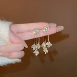 E4702 Gold