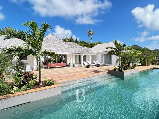 Villa avec piscine et terrasse 3