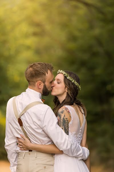 Fotógrafo de casamento Pavlína Meluzinová (meldanka). Foto de 27 de outubro 2017