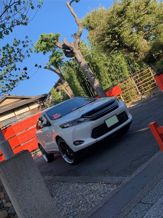 ハリアーの車折神社⛩️に関するカスタム事例の投稿画像3枚目