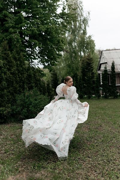 Fotograful de nuntă Mila Koreshkova (koreshkovamila). Fotografia din 16 august 2022