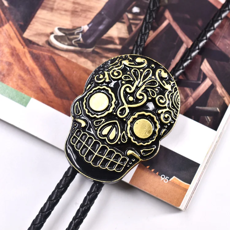 Maquiagem Facial de Caveira Couro Genuíno Gola Polo Gravata Borboleta Colar. Combine ousadia e estilo com este acessório único.